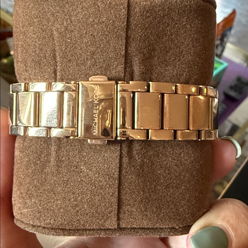 Rose gold Michael Kors watch - Picture 5 of 5